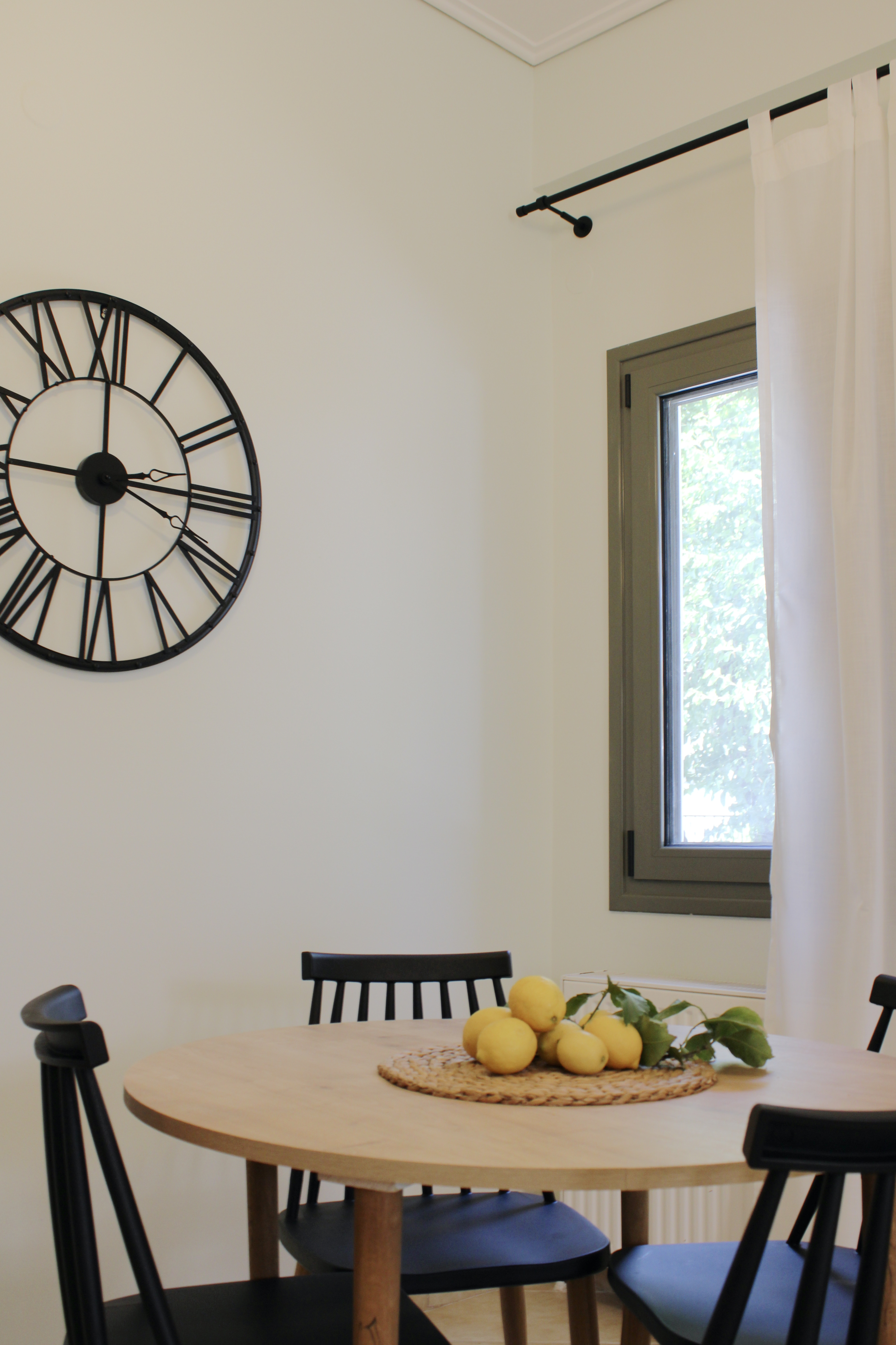 Kitchen Table & Chairs